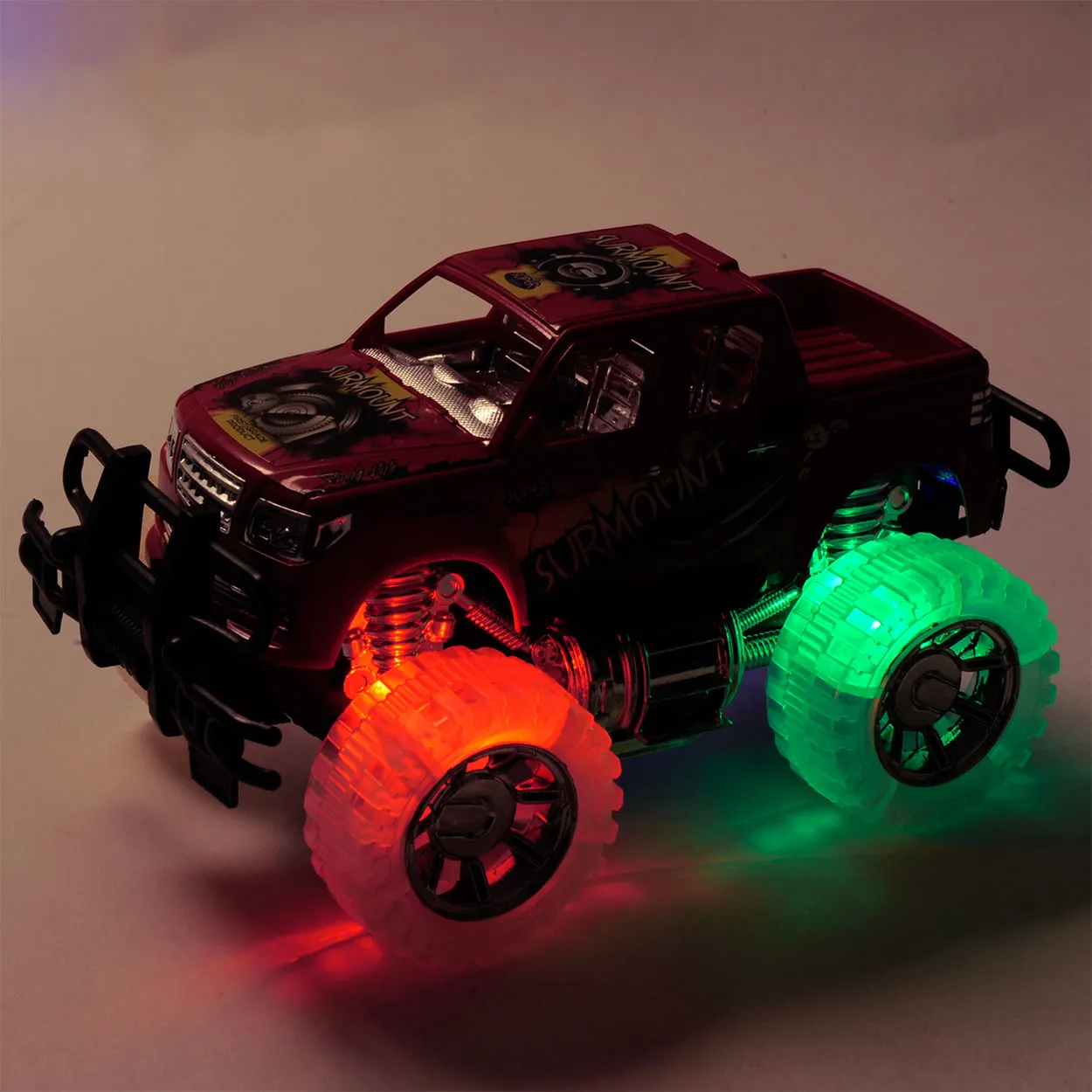 TERREINWAGEN MET LICHT  GROEN